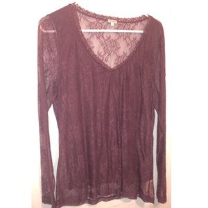 Kismet Ladies blouse with lace sleeves